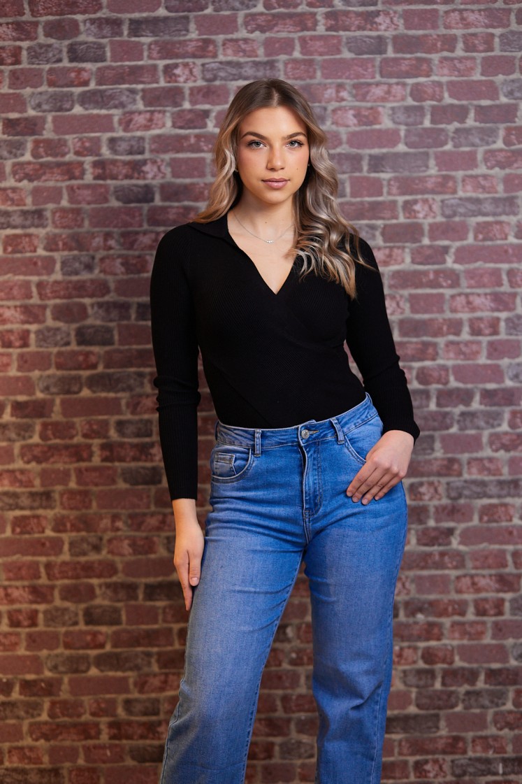 Inée Heart Cache Sweater