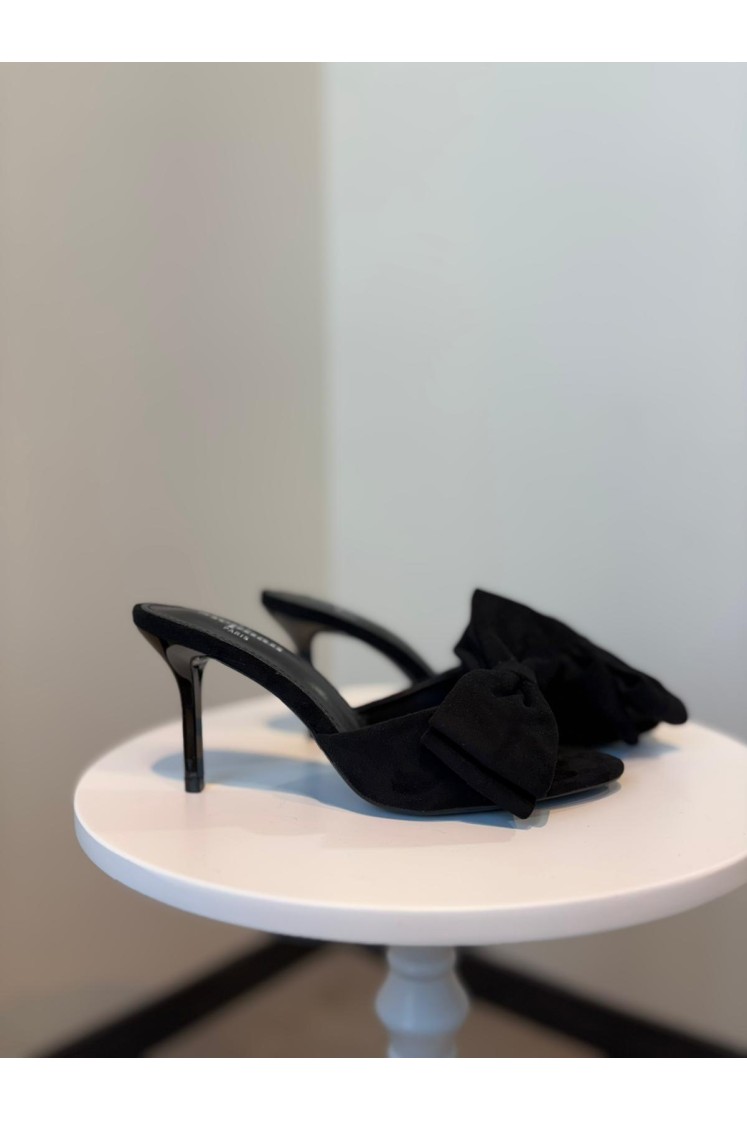 LIA Sandals